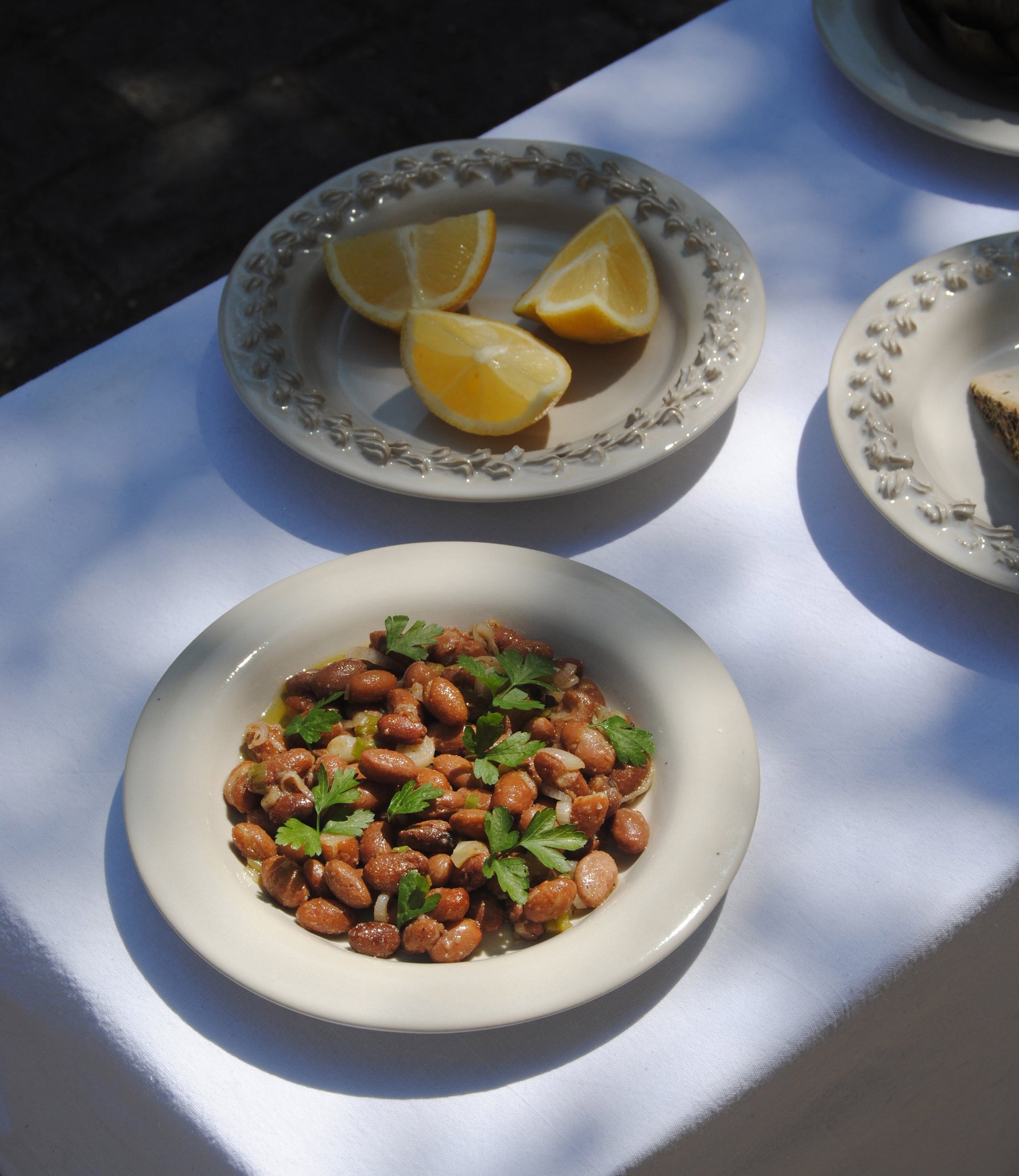ava serving plate