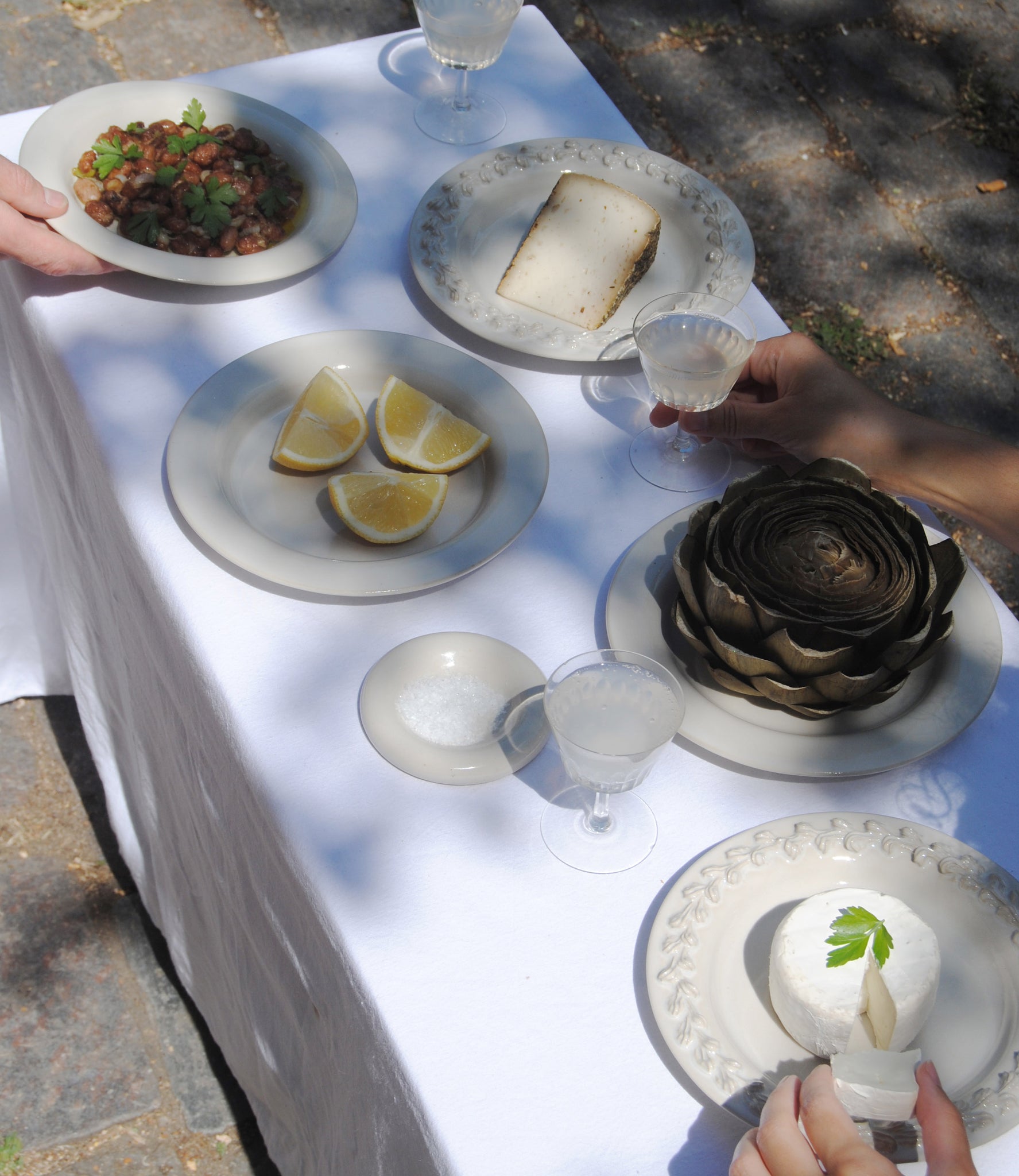 ava serving plate