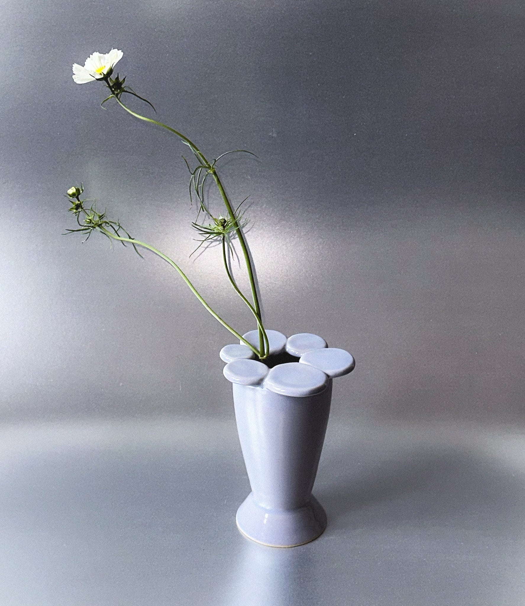 ari flower vase